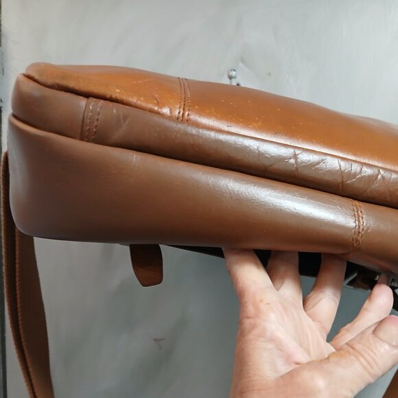 Kenneth Cole Reaction Tan Laptop Bag - Picture 15 of 15